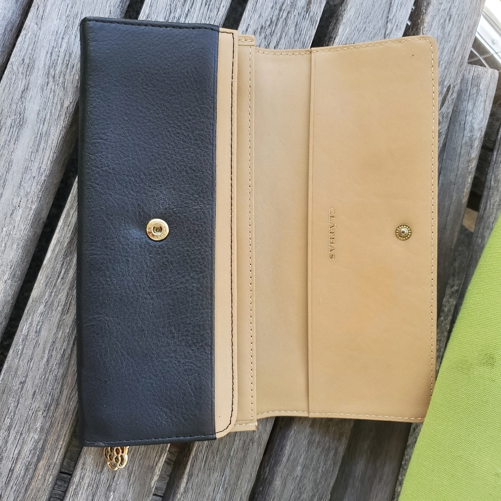 Clathas wallet Leather Beige/Black NWOT Quiet Luxery - Picture 5 of 8